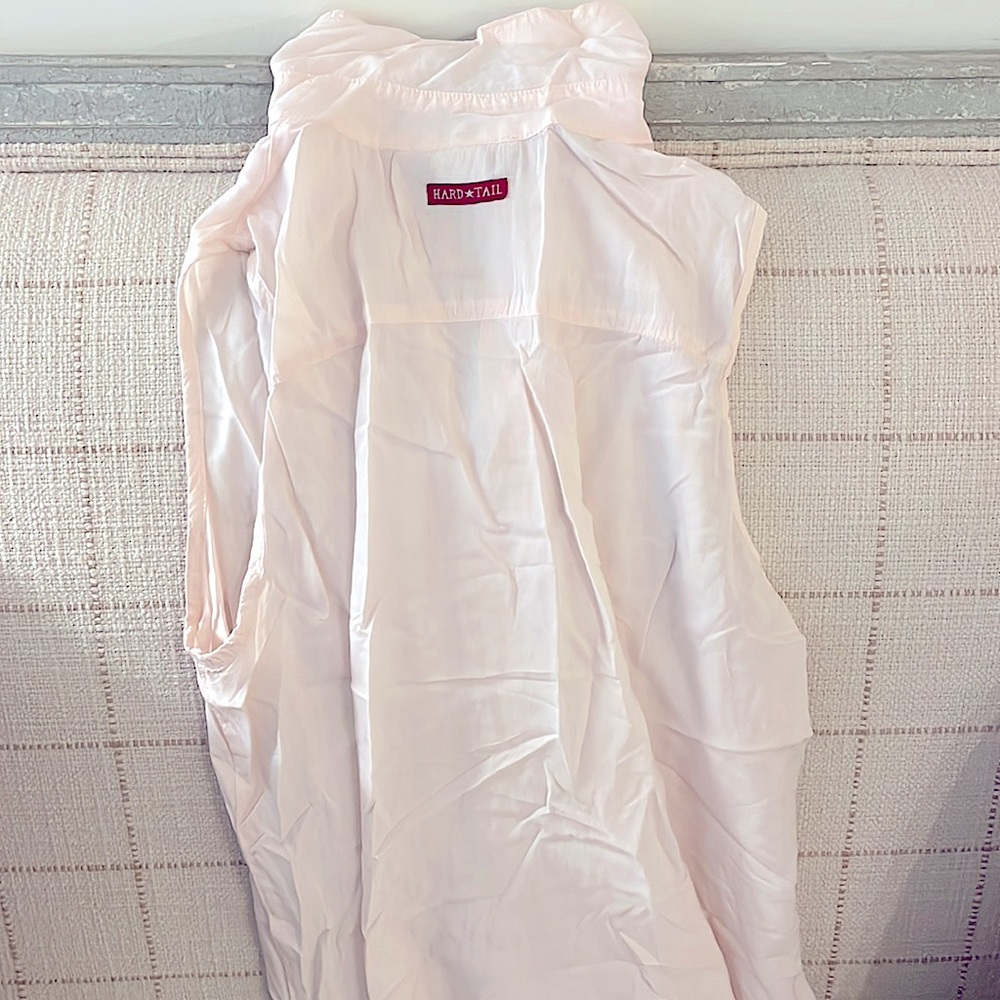 HARD⭐️TAIL Delicate Pink Forever Top!